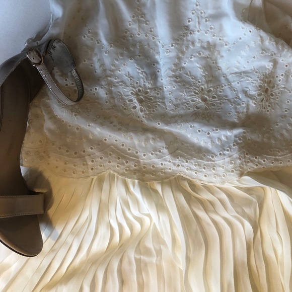 Ivory polyester dress with pleats - Picture 3 of 3